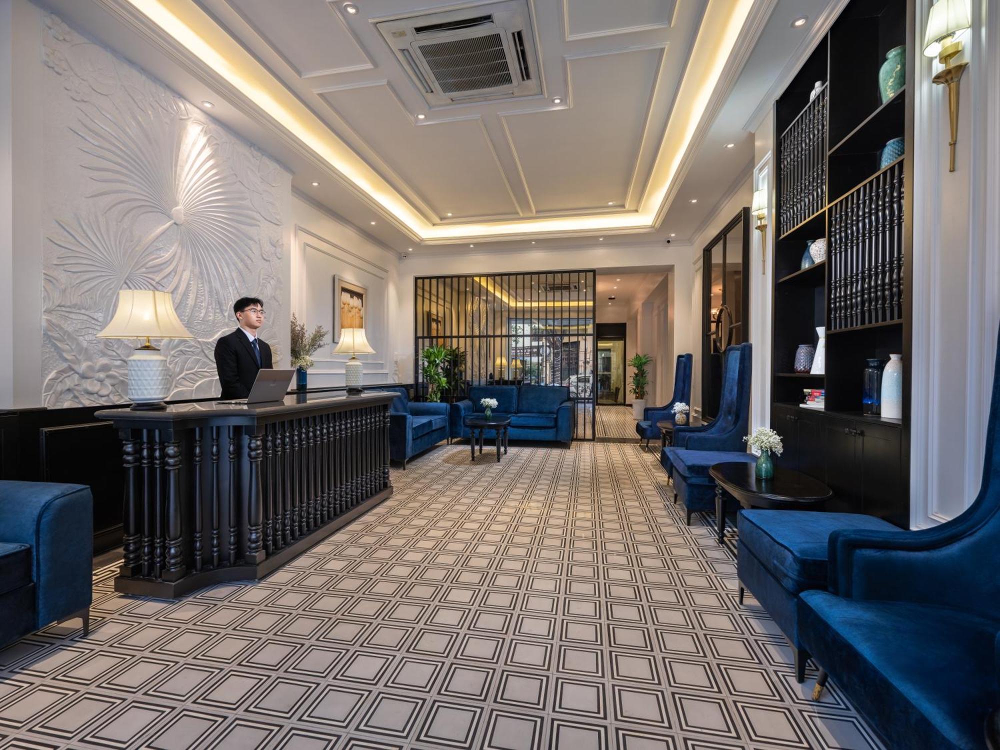The Flower Boutique Hotel & Travel — Photos 3